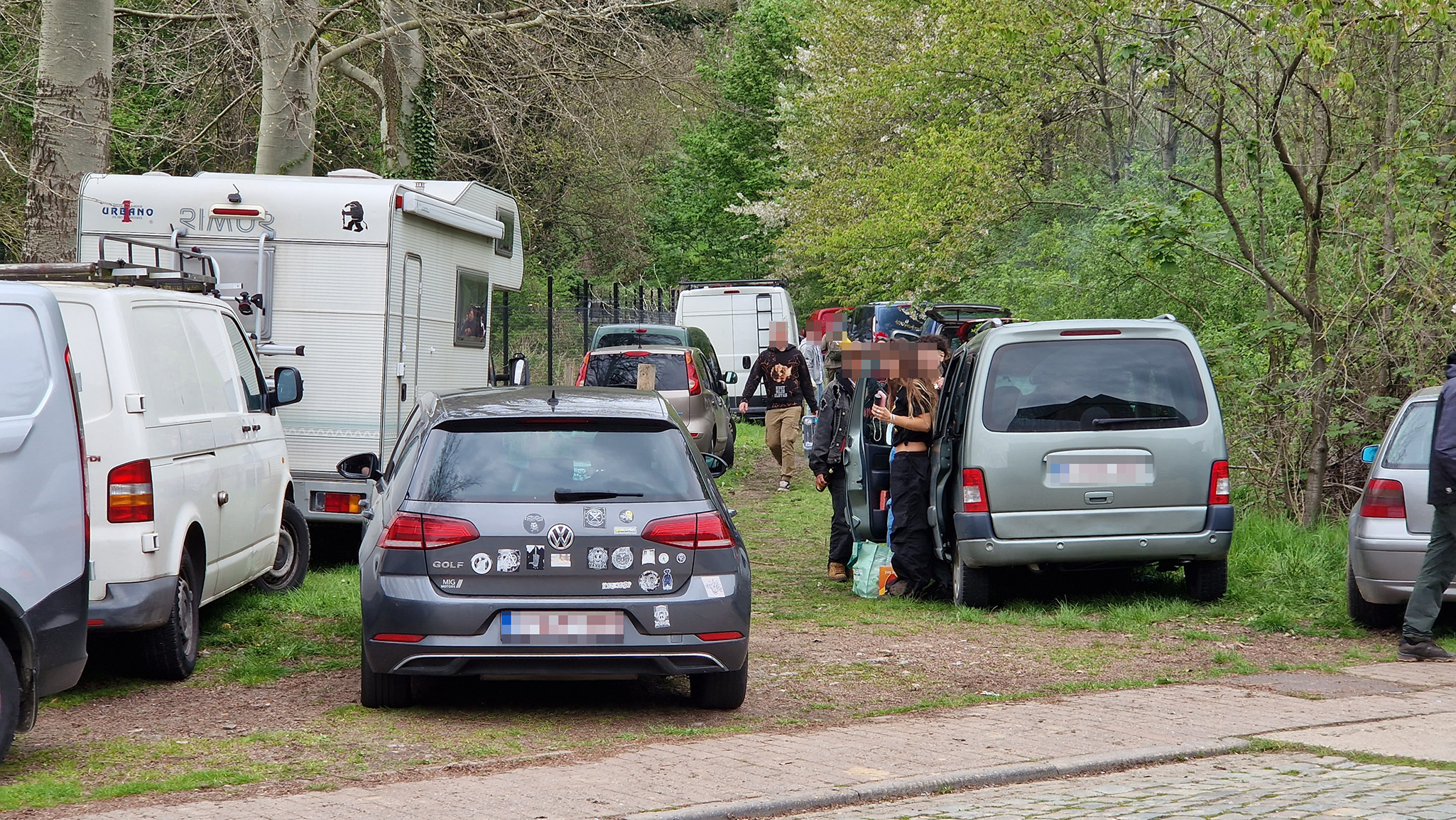 Update 30/04/2023 – 22u30 – Illegale rave op militair vliegveld Brustem