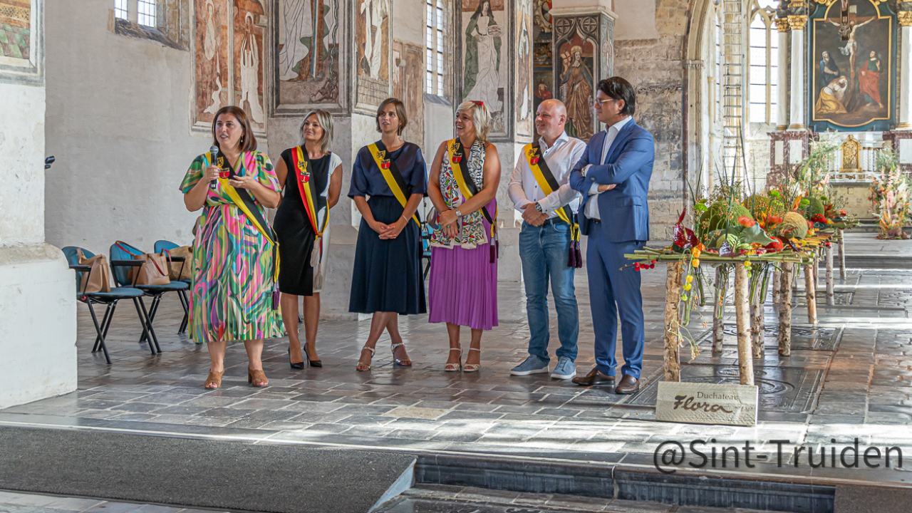 Officiële start ‘Begijnhof in de bloemetjes’:viering van 25 jaar Unesco werelderfgoed