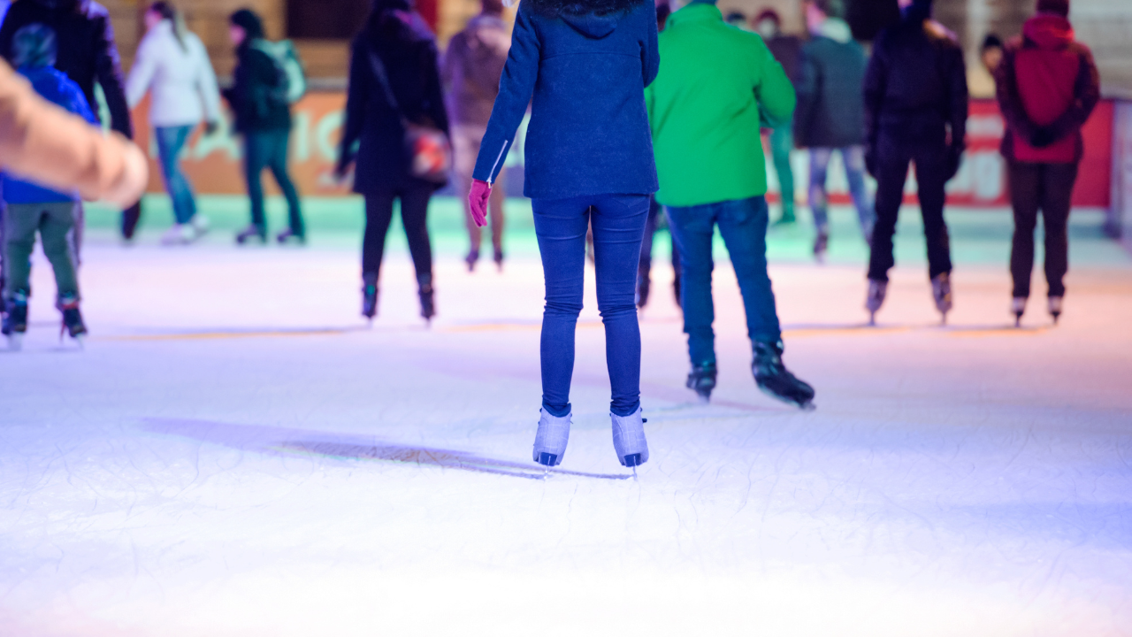 Al 3000 schoolschaatsers zijn ingeschreven om gaan te schaatsen in de Minderbroederskerk