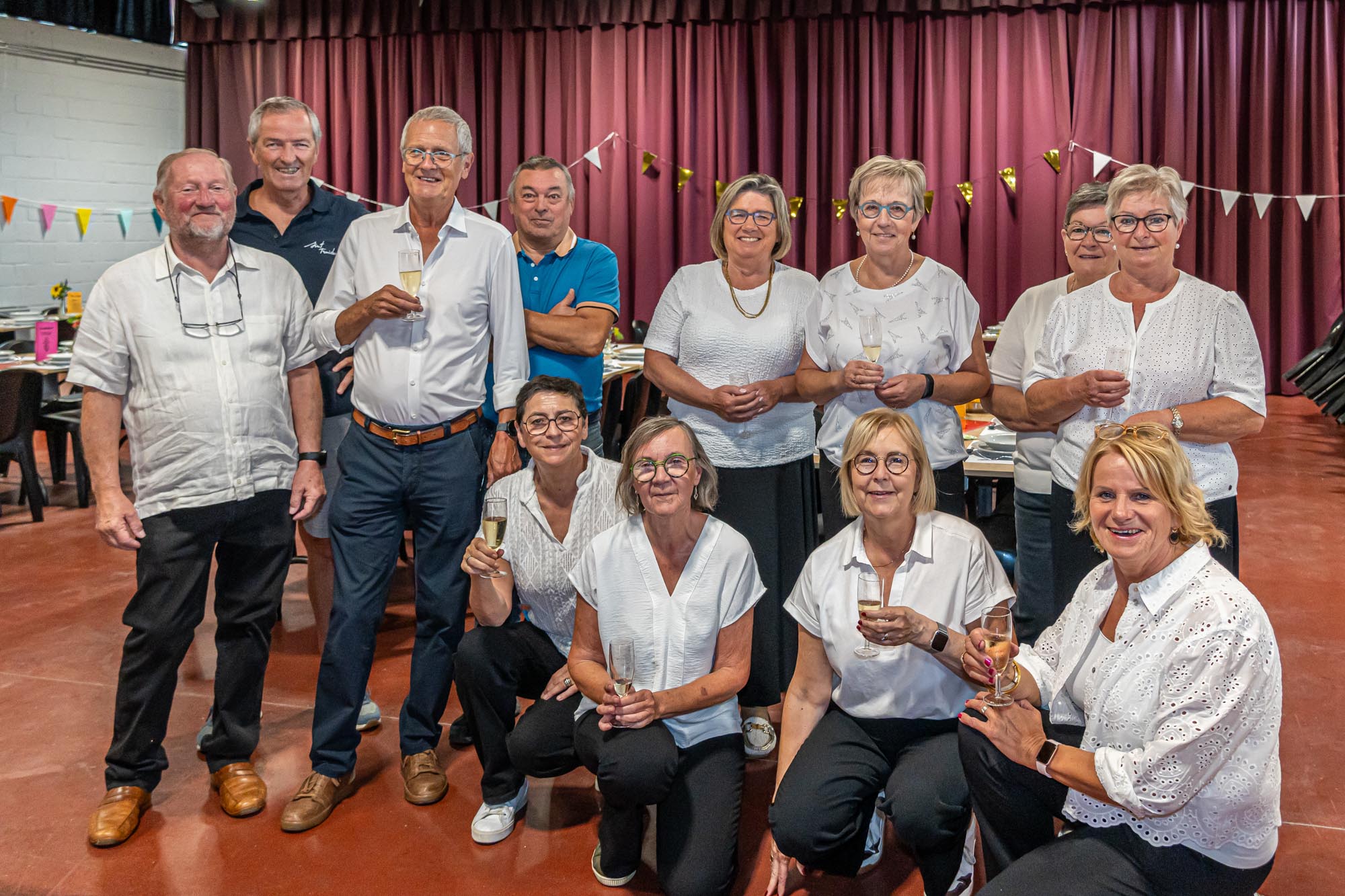 Nieuw buurtrestaurant Aalst meteen uitverkocht:102 genodigden genieten van eerste maaltijd