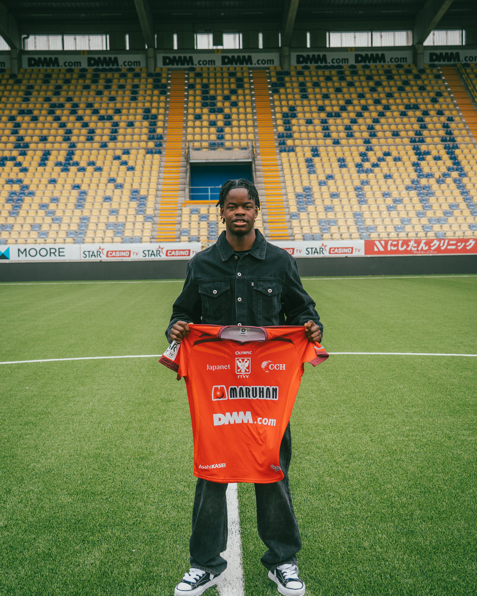 Yanis Ngoy sluit profovereenkomst af met STVV